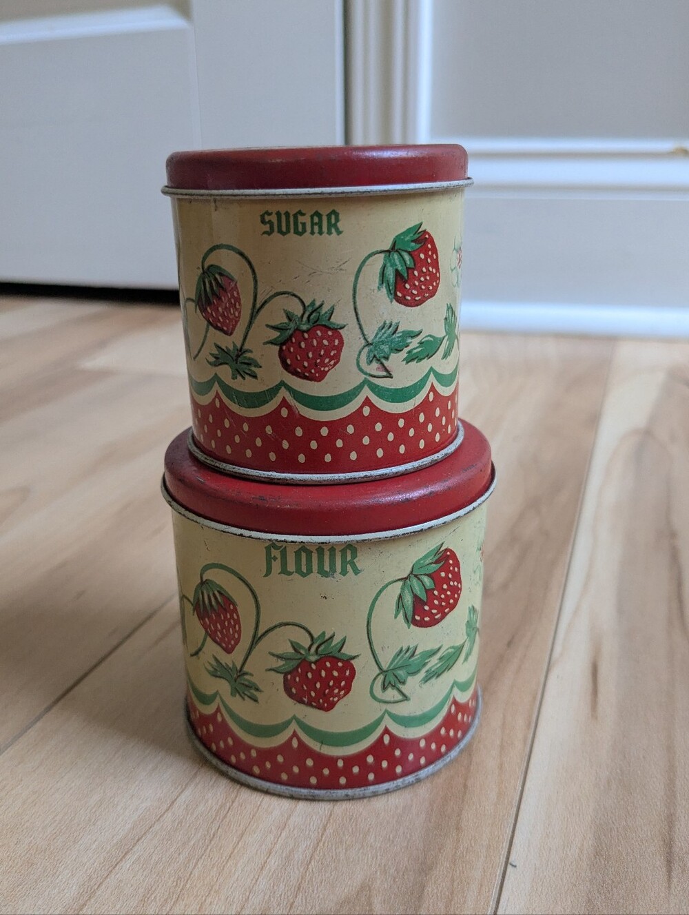 WOLVERINE Vintage Antique Strawberry Pattern Tin Canister Kids Set Flour, Sugar